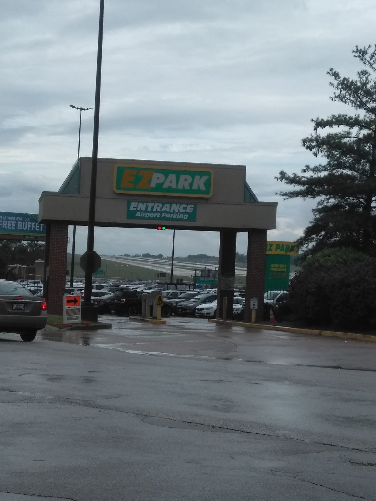 Qwik Park Airport Parking - 0klmefj