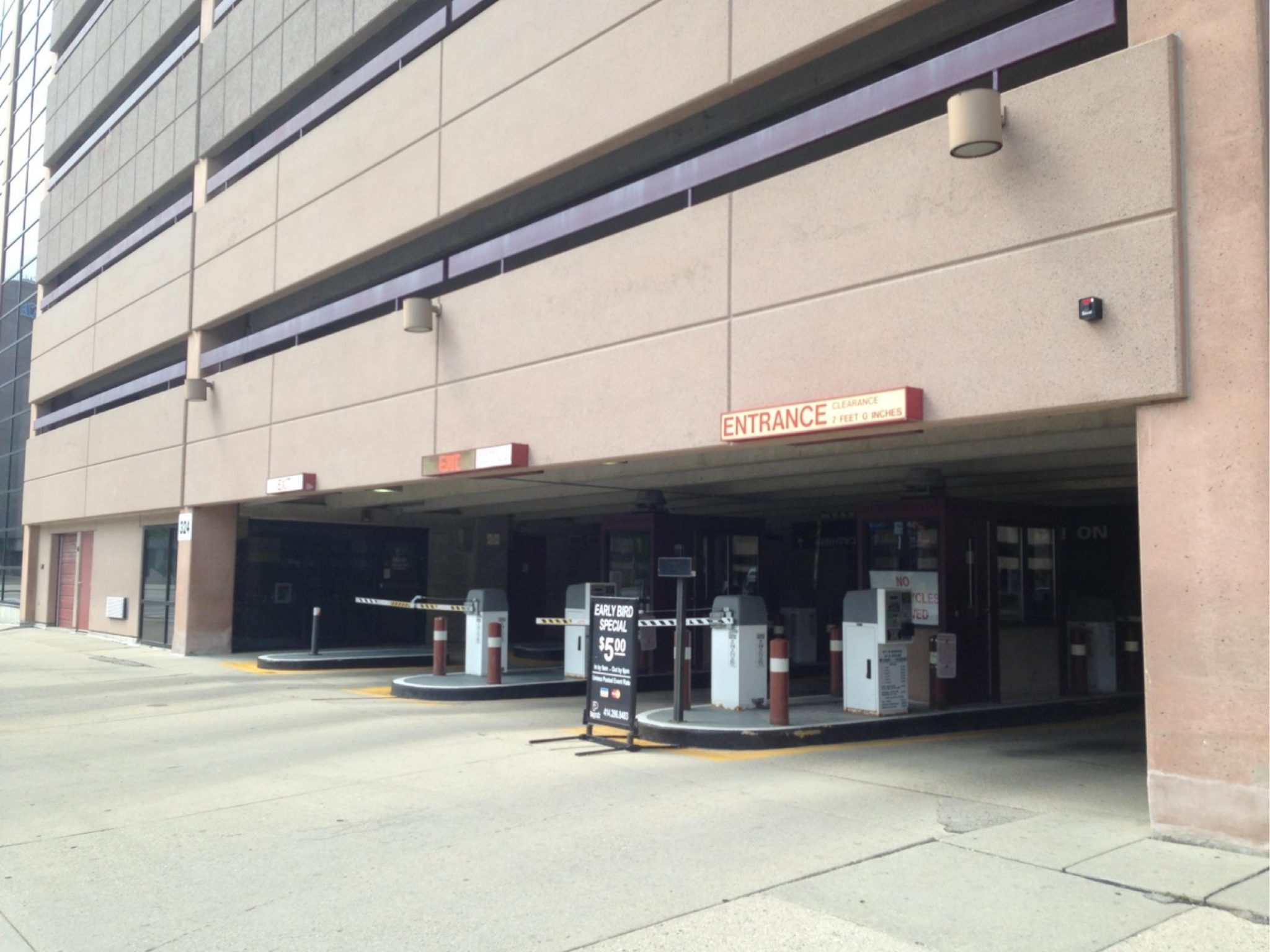 BEST Fiserv Forum Parking from 5 (2021) Rates + Reviews