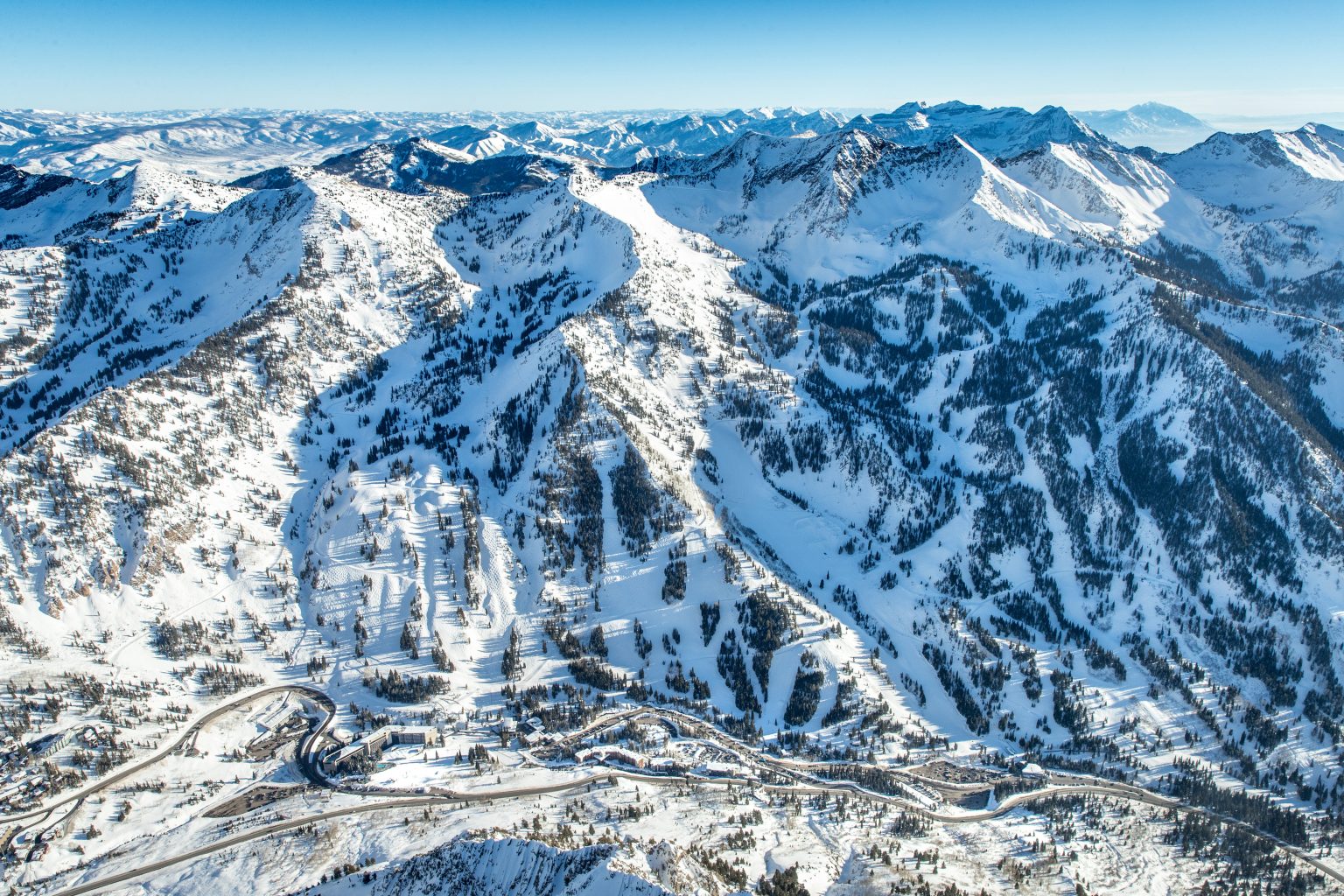 Snowbird Parking Guide for Season 2021/2022 (How to Save Money)