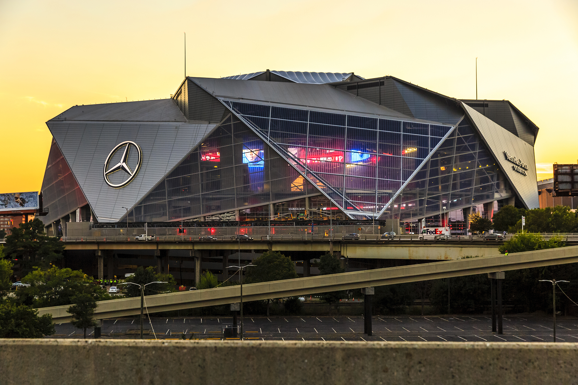 Mercedes-Benz Stadium, Centennial Park