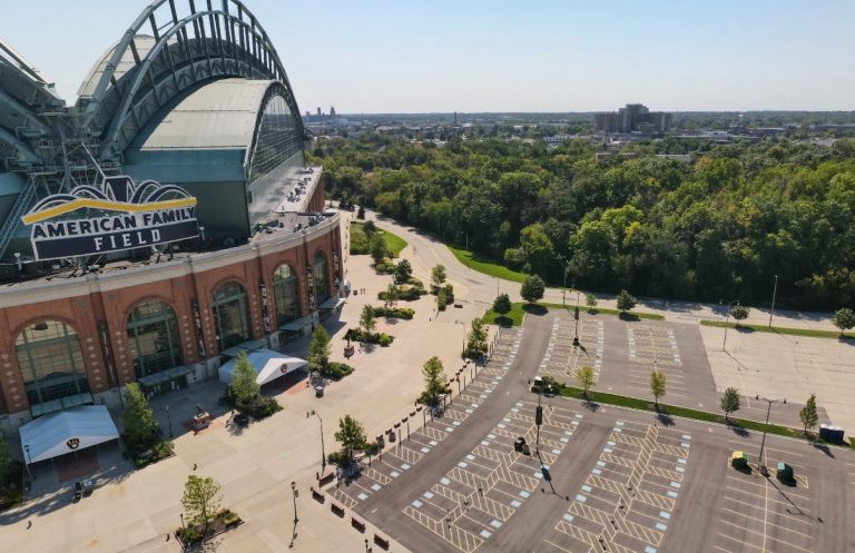 Brewers Parking at American Family Field [All You Need To Know]