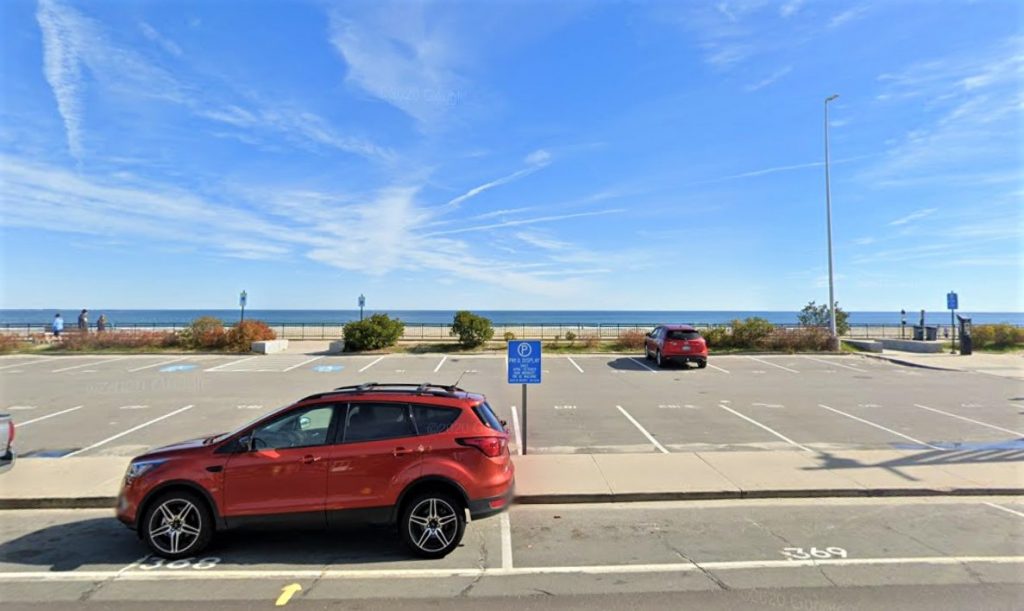 Hampton Beach Parking Lots, Meters & Helpful Tips [Full Guide]
