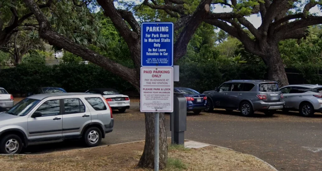 Honolulu Zoo Parking Sign