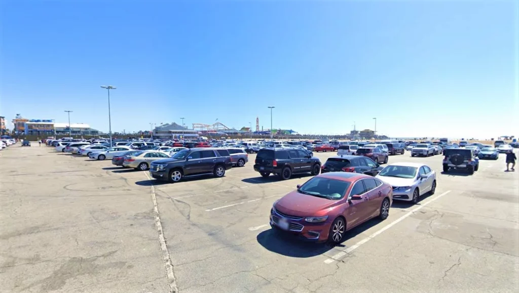 Santa Monica Beach Parking Lot 1024x579.webp