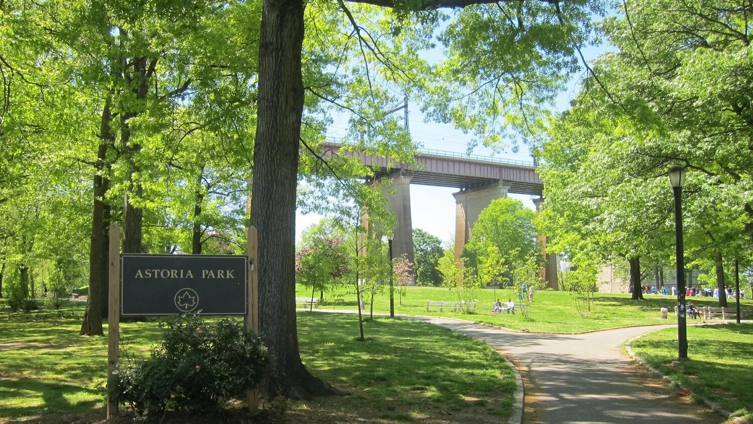 Astoria Park entrance