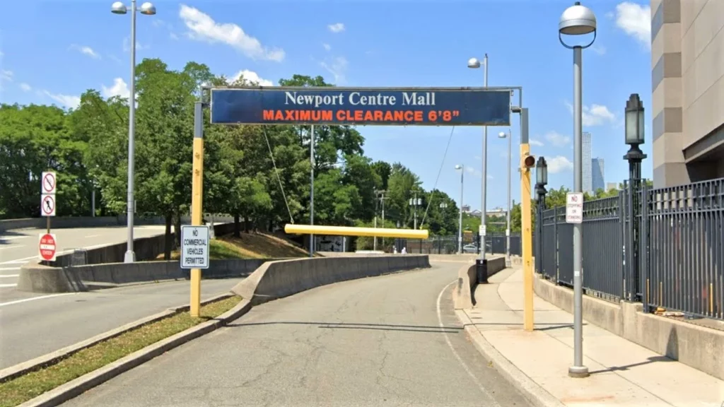 Newport Mall Entrance