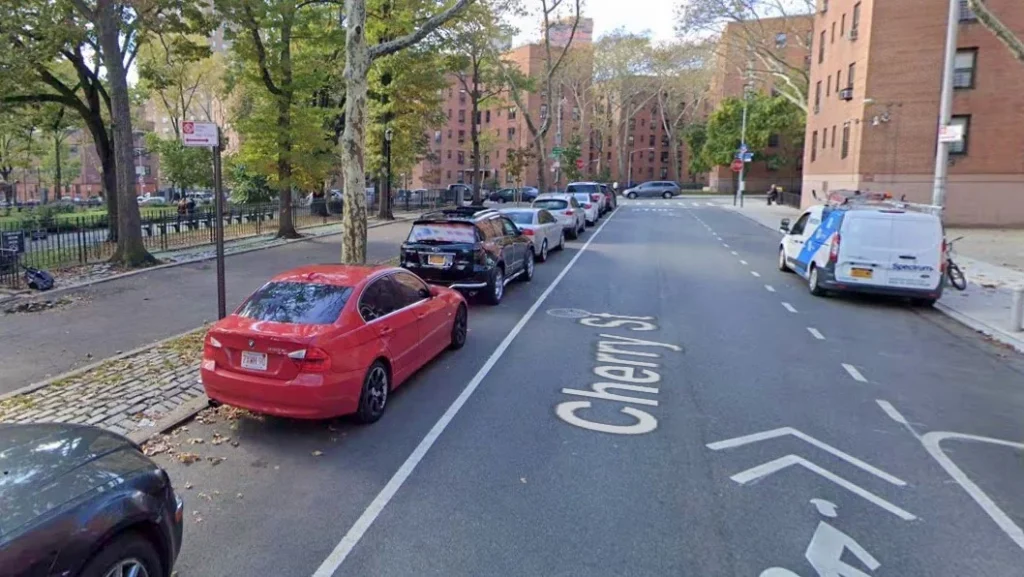 parking-near-pier-36-nyc-find-a-perfect-space-for-your-car