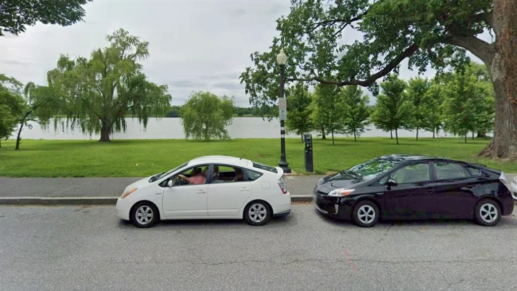 Tidal Basin Street Parking