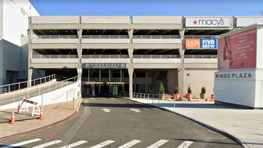 Kings Plaza Garage Parking - West Deck