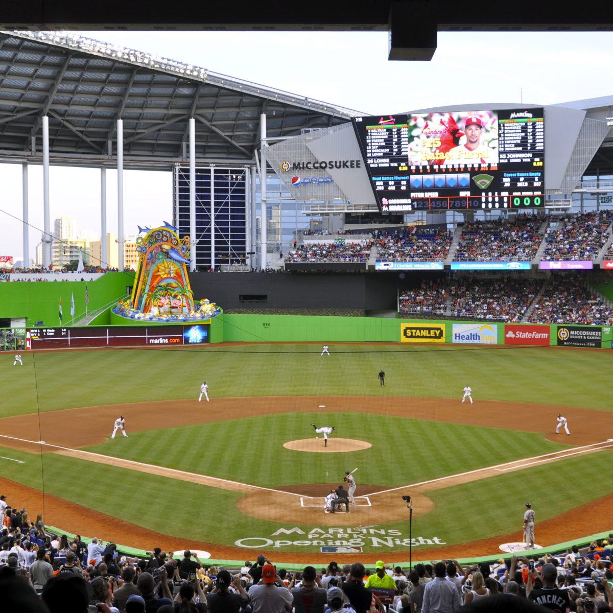 Marlins lift mask mandate at loanDepot Park, open stadium to full