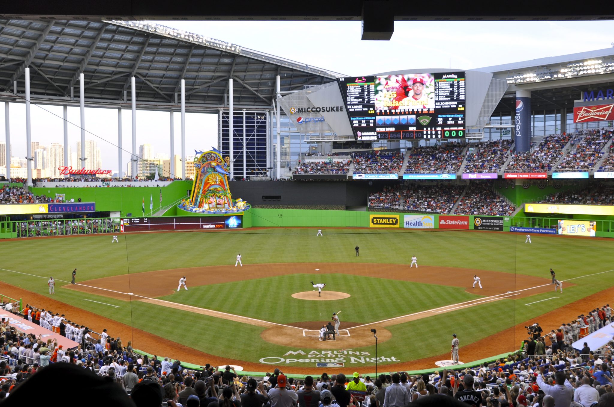 Miami Marlins Tailgate, LoanDepot Park Stadium Guide